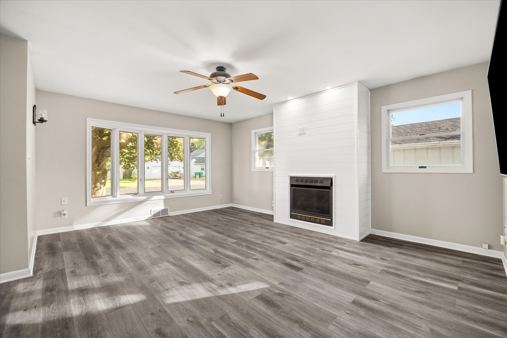 505 2nd Street Property Photo 4