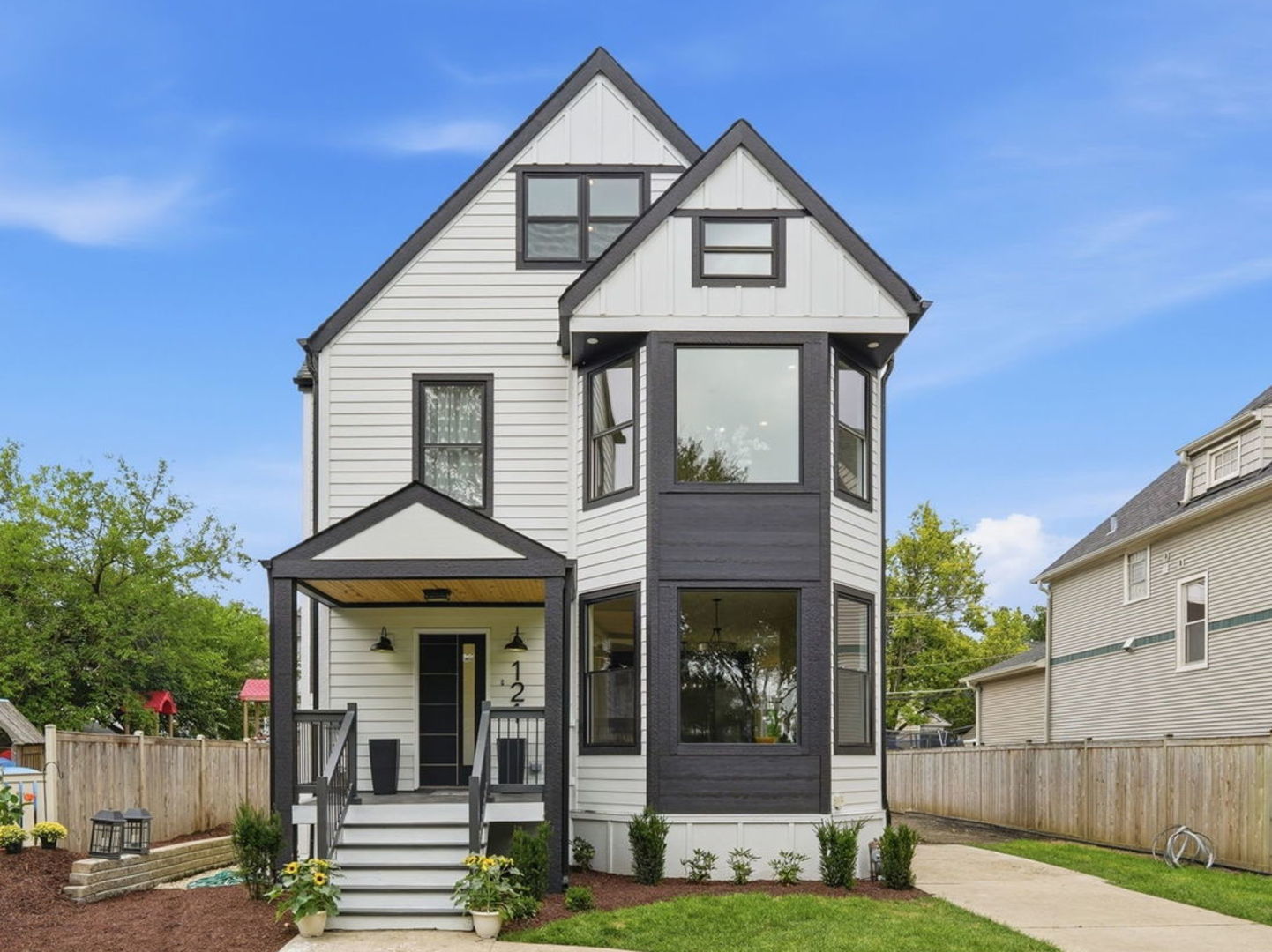 121 N Kensington Avenue Property Photo 1