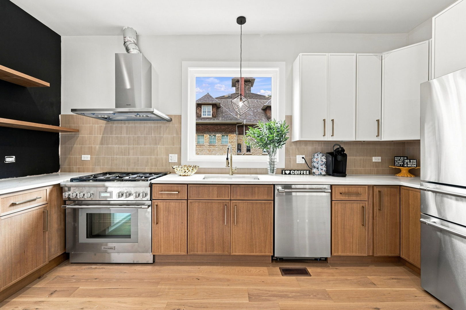 121 N Kensington Avenue Property Photo 2