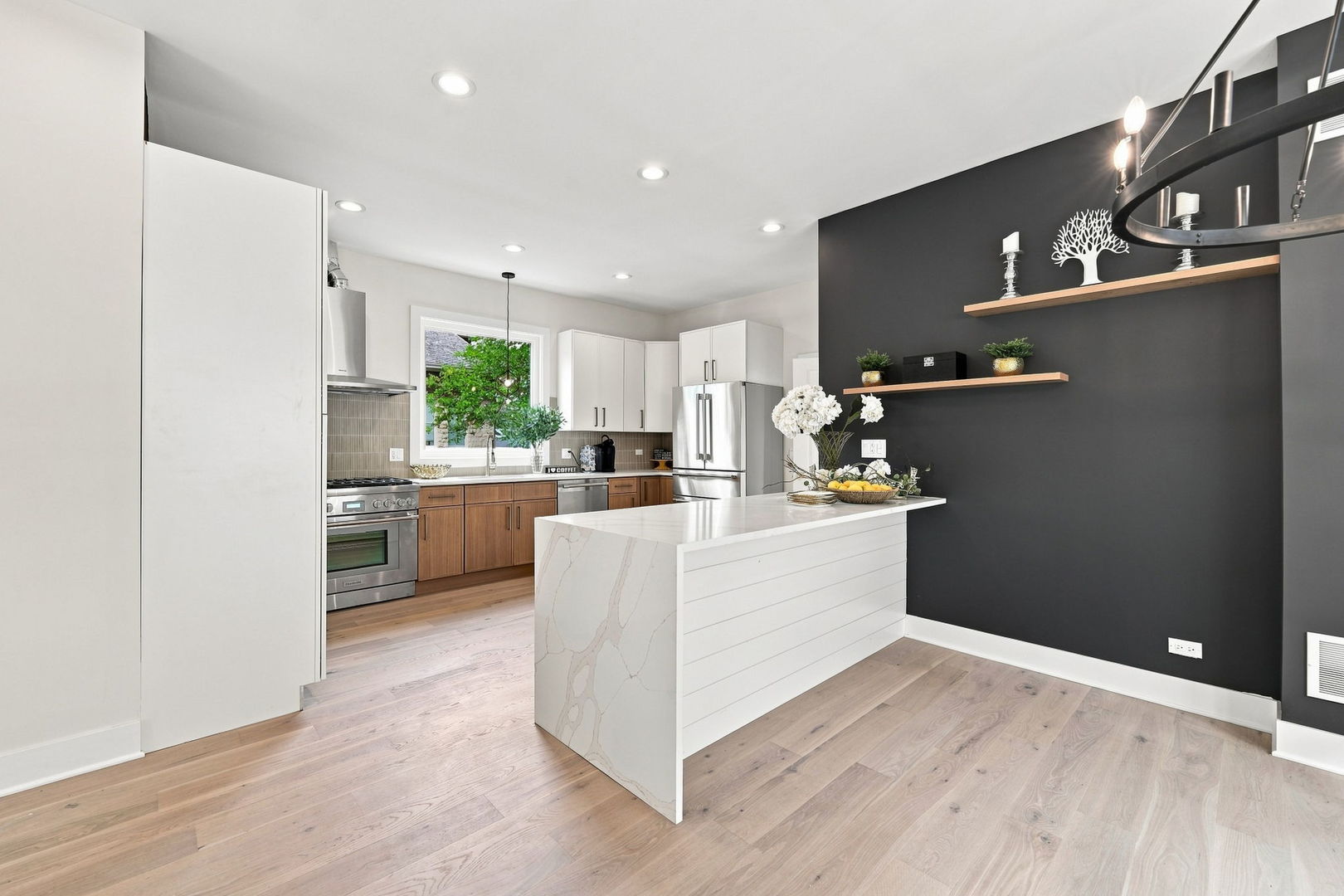 121 N Kensington Avenue Property Photo 8