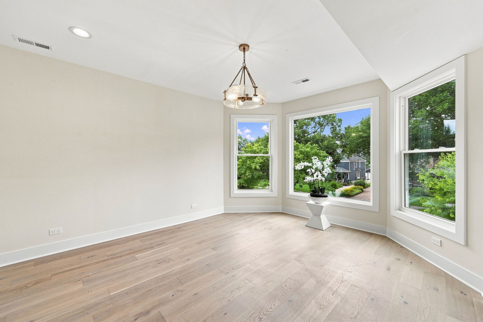 121 N Kensington Avenue Property Photo 26