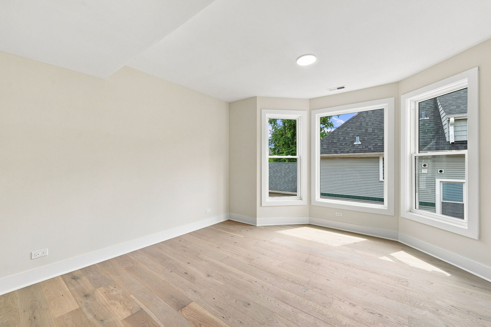 121 N Kensington Avenue Property Photo 27