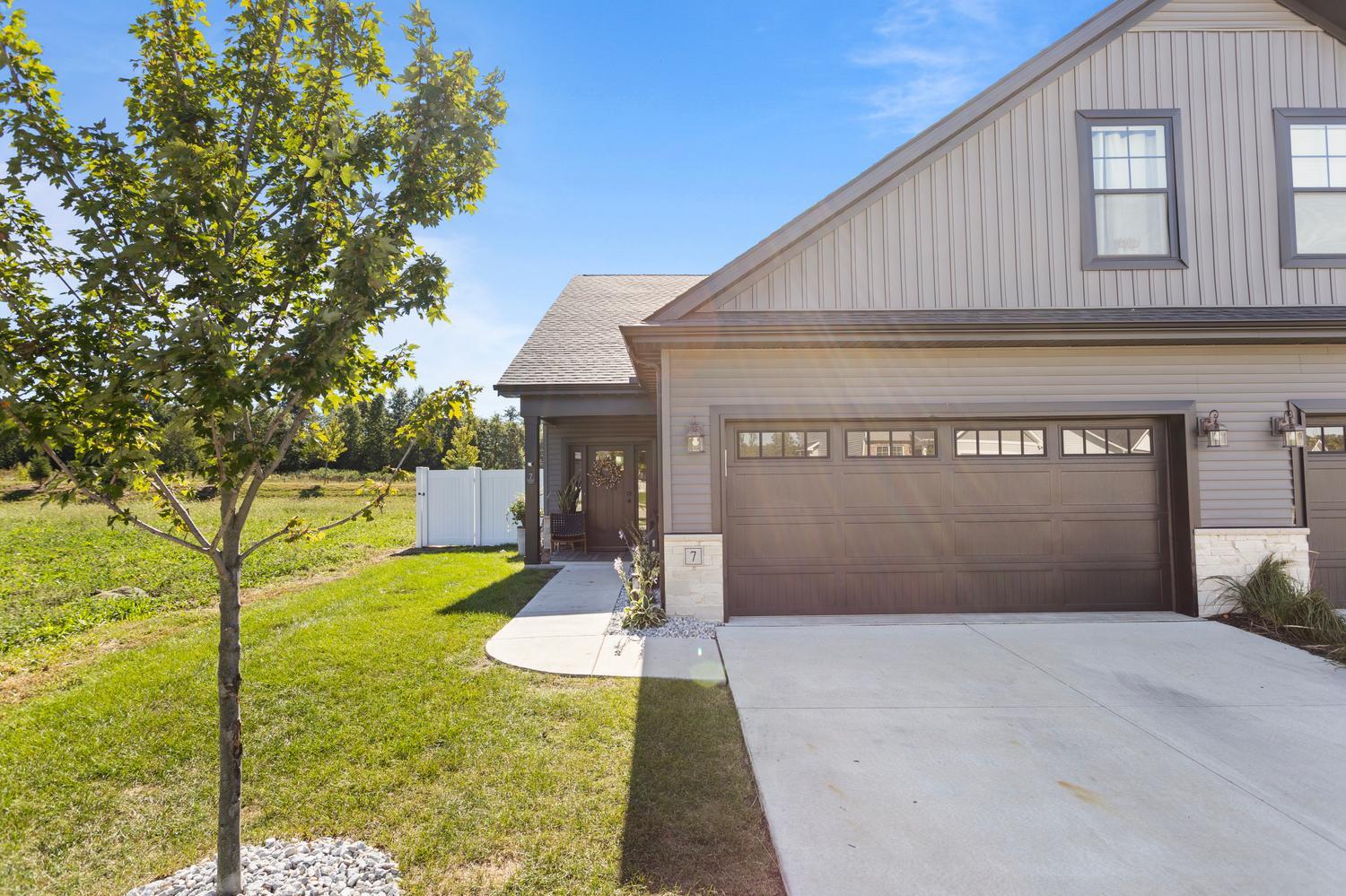 7 Prairie Trail Property Photo 1