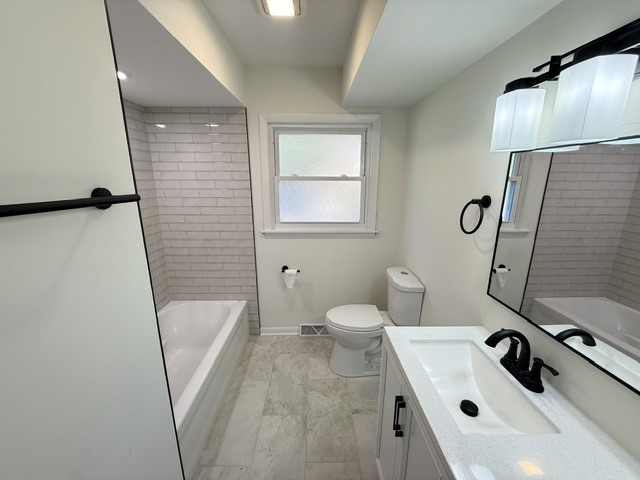 15736 Drexel Avenue Property Photo 11