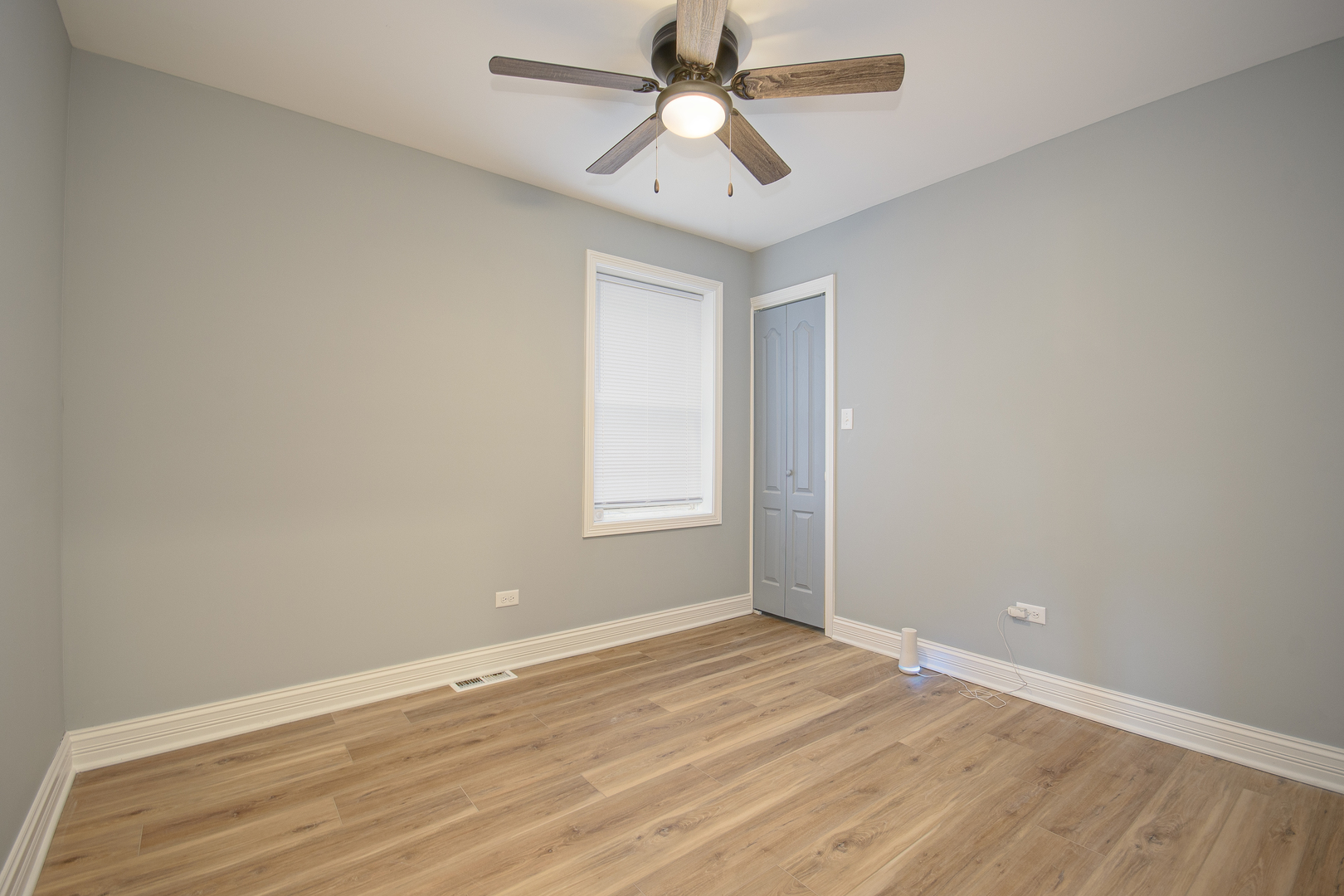 9605 S Greenwood Avenue Property Photo 14
