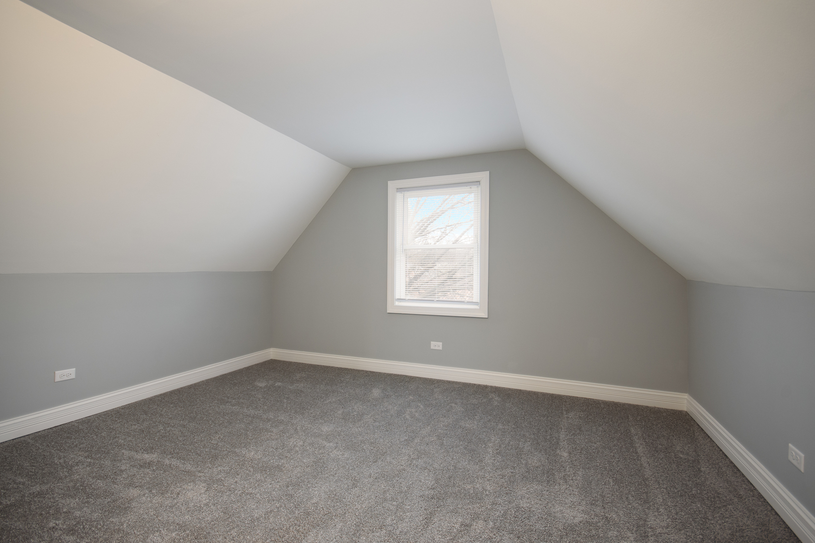 9605 S Greenwood Avenue Property Photo 16