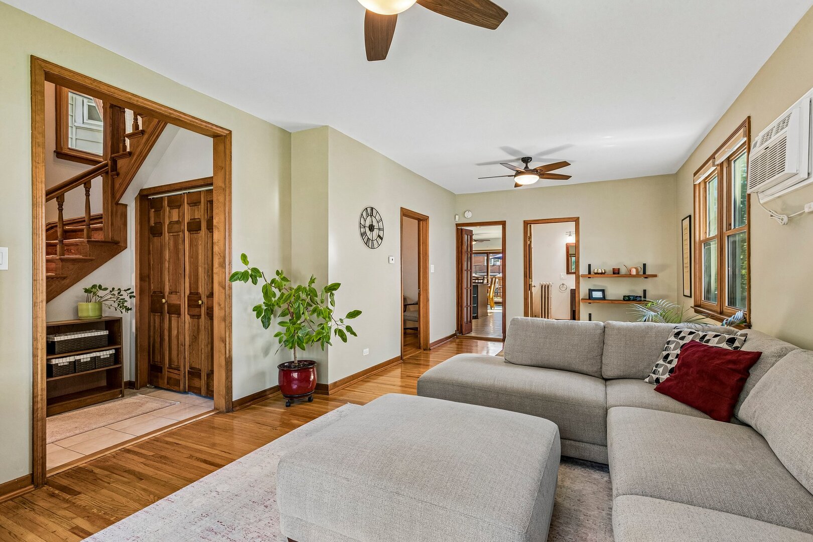 4731 N Kilbourn Avenue Property Photo 2