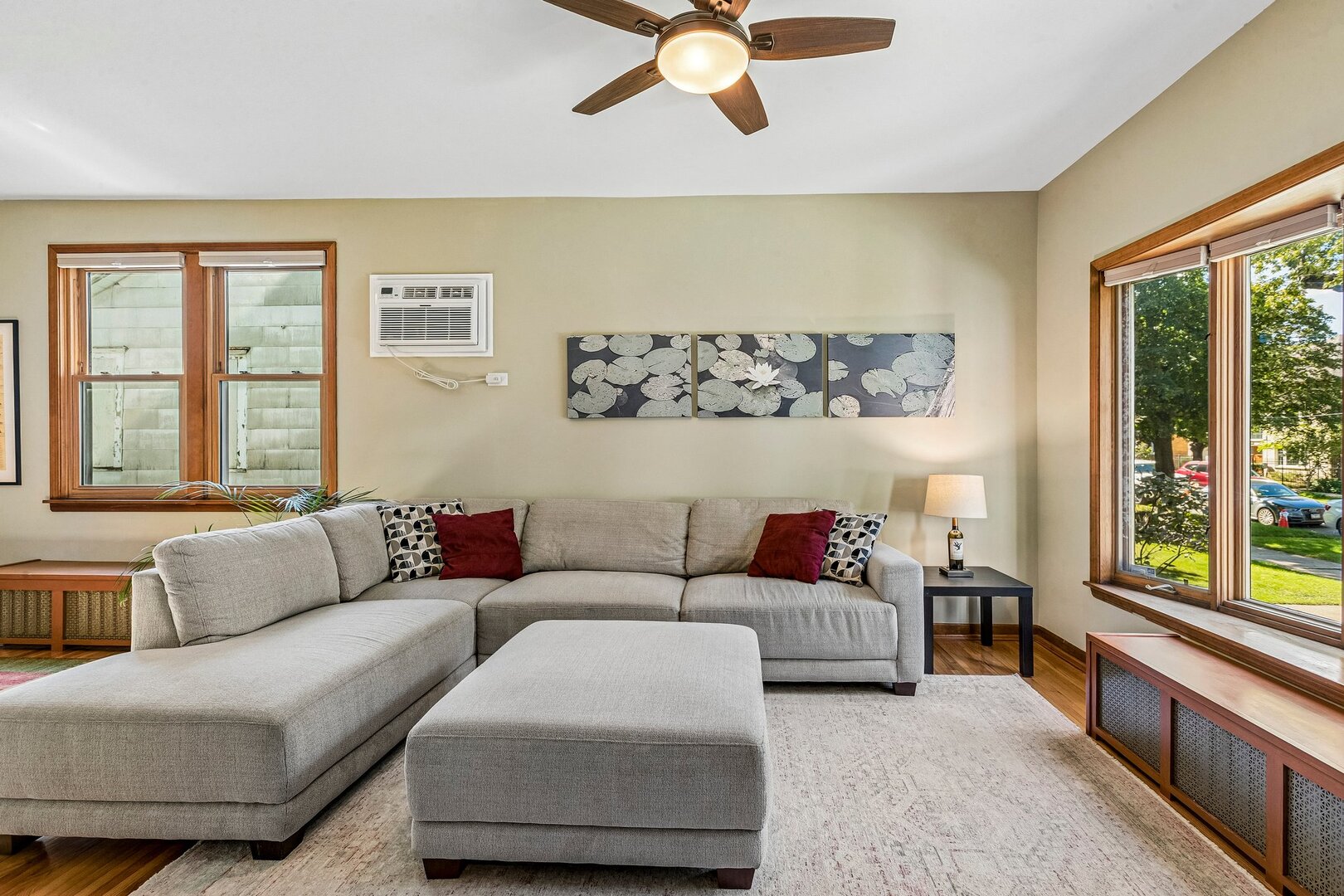 4731 N Kilbourn Avenue Property Photo 3