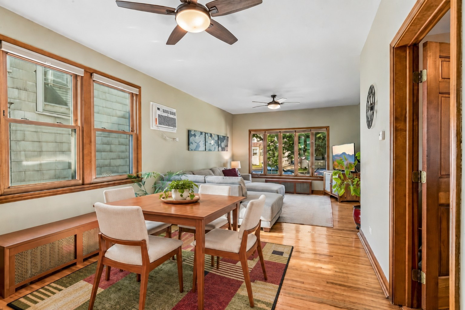 4731 N Kilbourn Avenue Property Photo 6