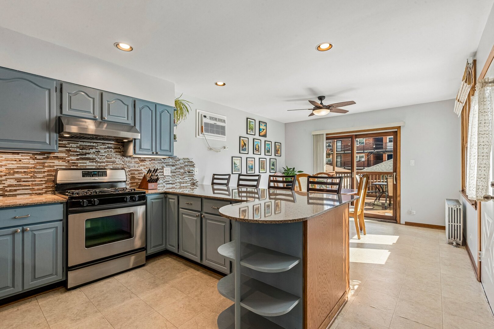 4731 N Kilbourn Avenue Property Photo 11