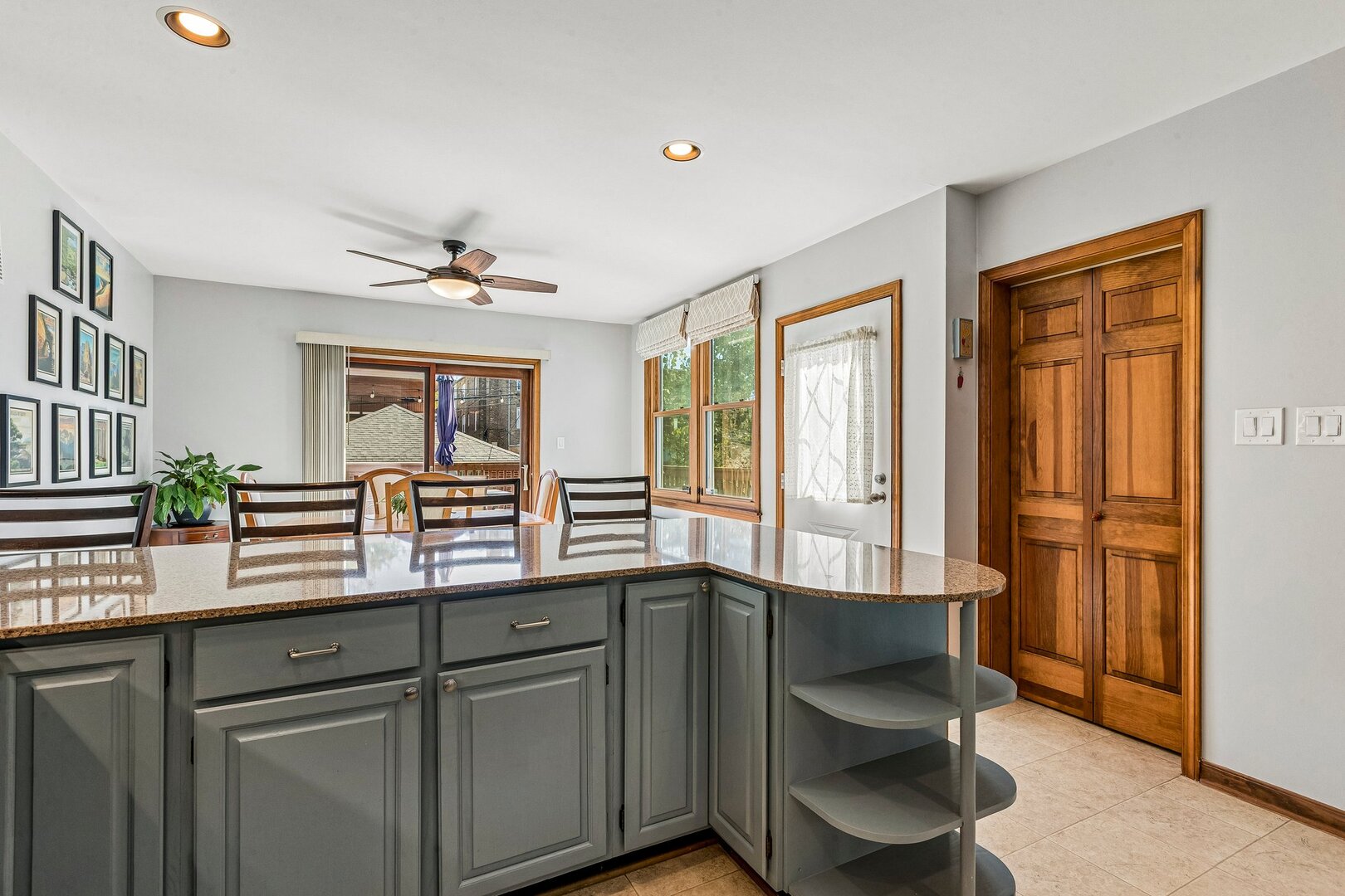 4731 N Kilbourn Avenue Property Photo 13