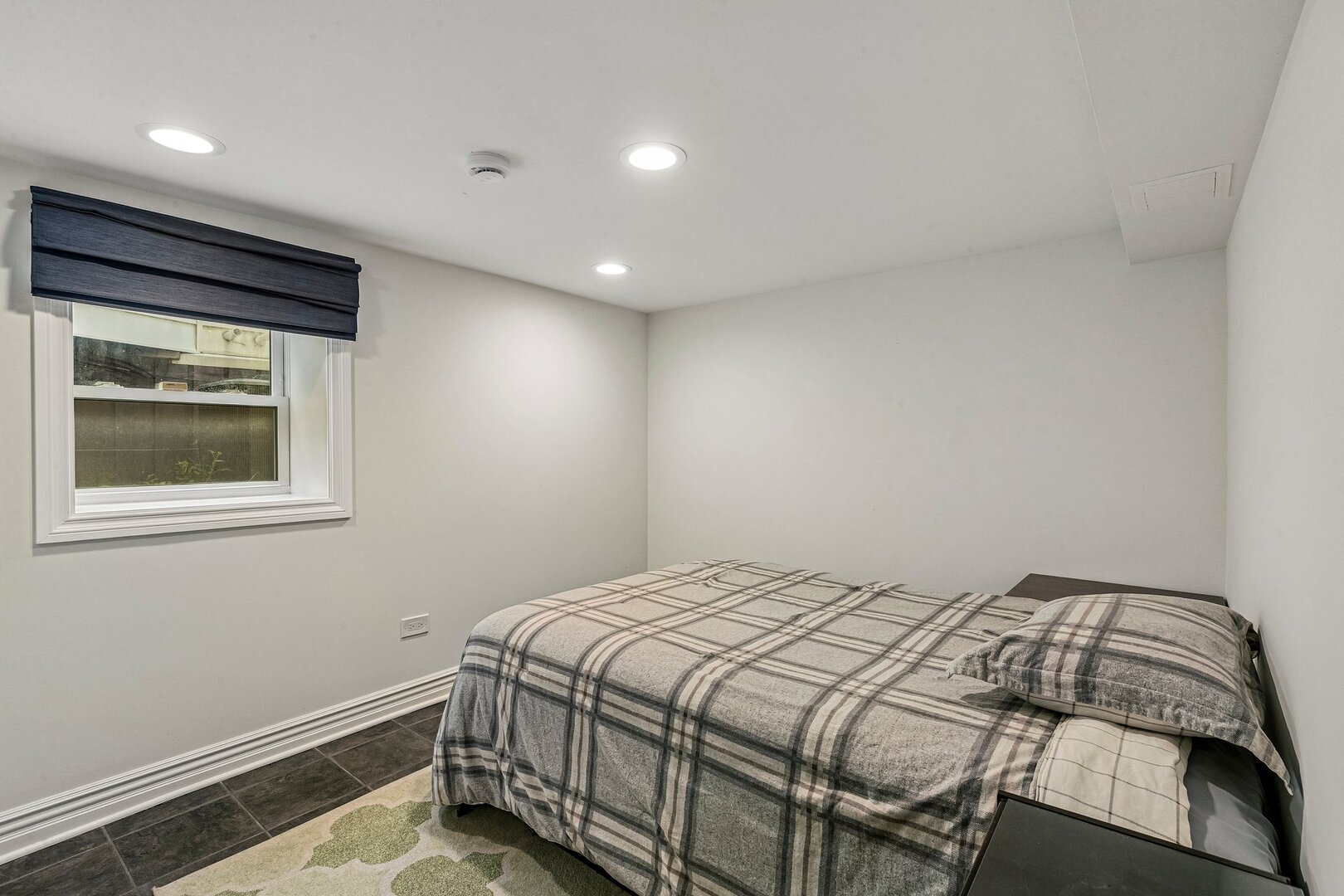 4731 N Kilbourn Avenue Property Photo 27