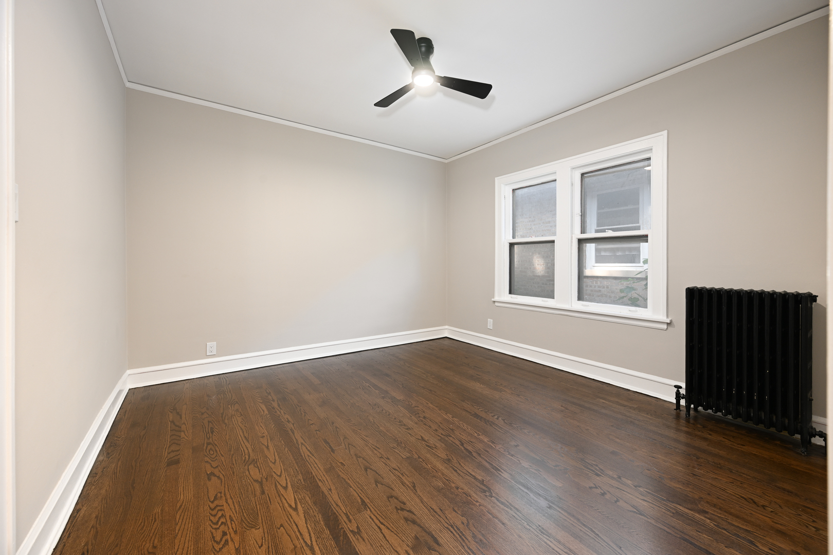 2619 W Farwell Avenue Property Photo 11