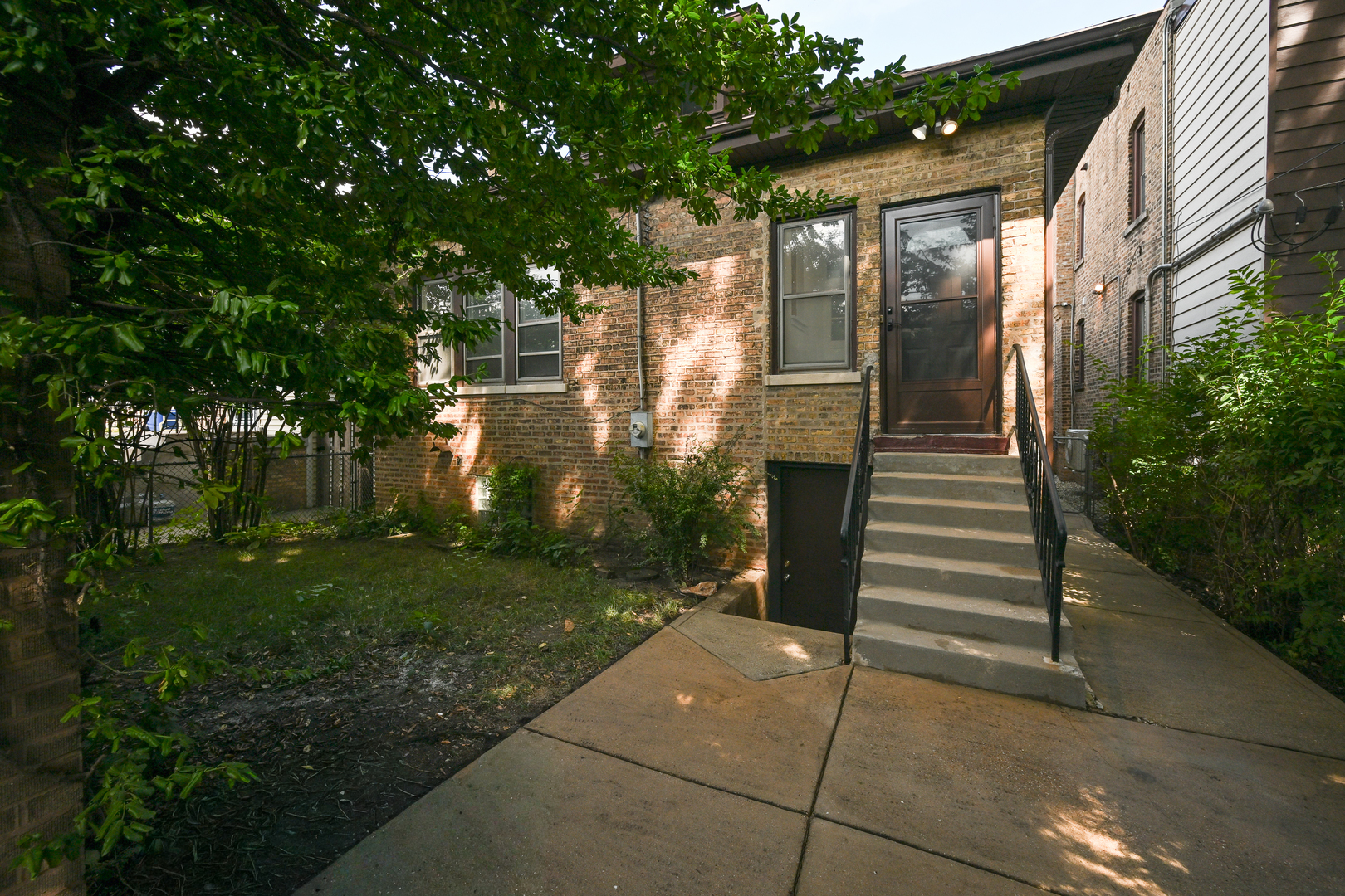 2619 W Farwell Avenue Property Photo 28