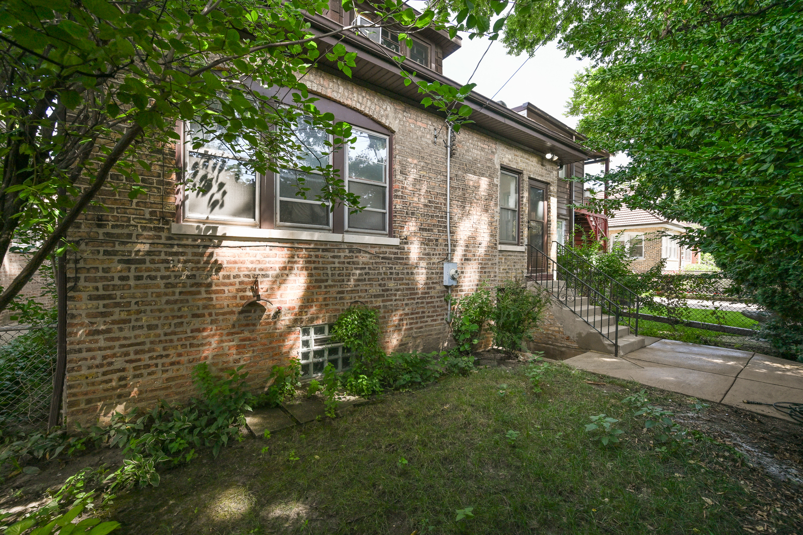 2619 W Farwell Avenue Property Photo 29