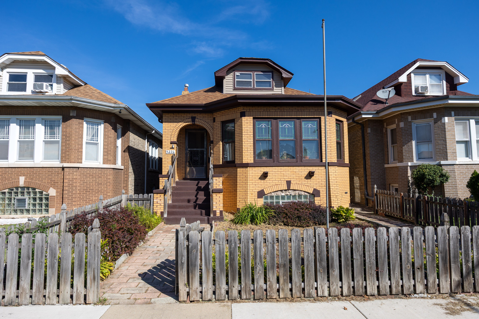 5226 W Wolfram Street Property Photo 1