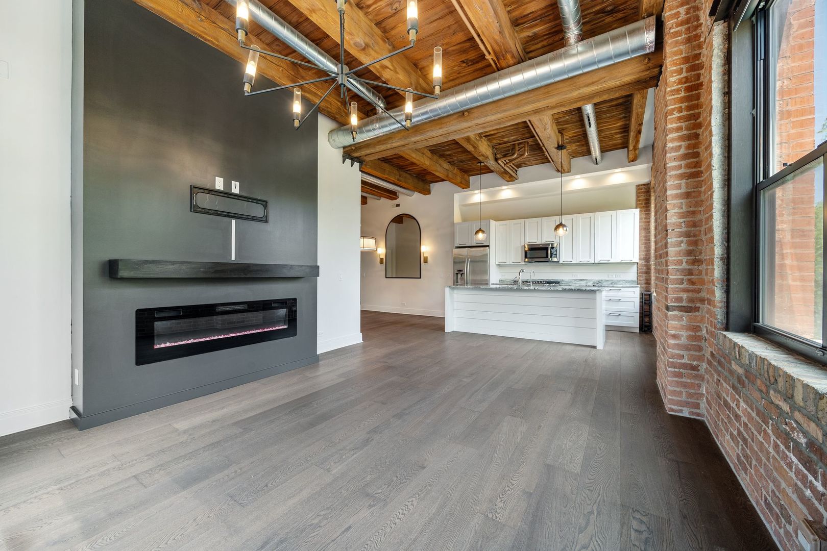 1600 S Jefferson Street 201 Property Photo 8