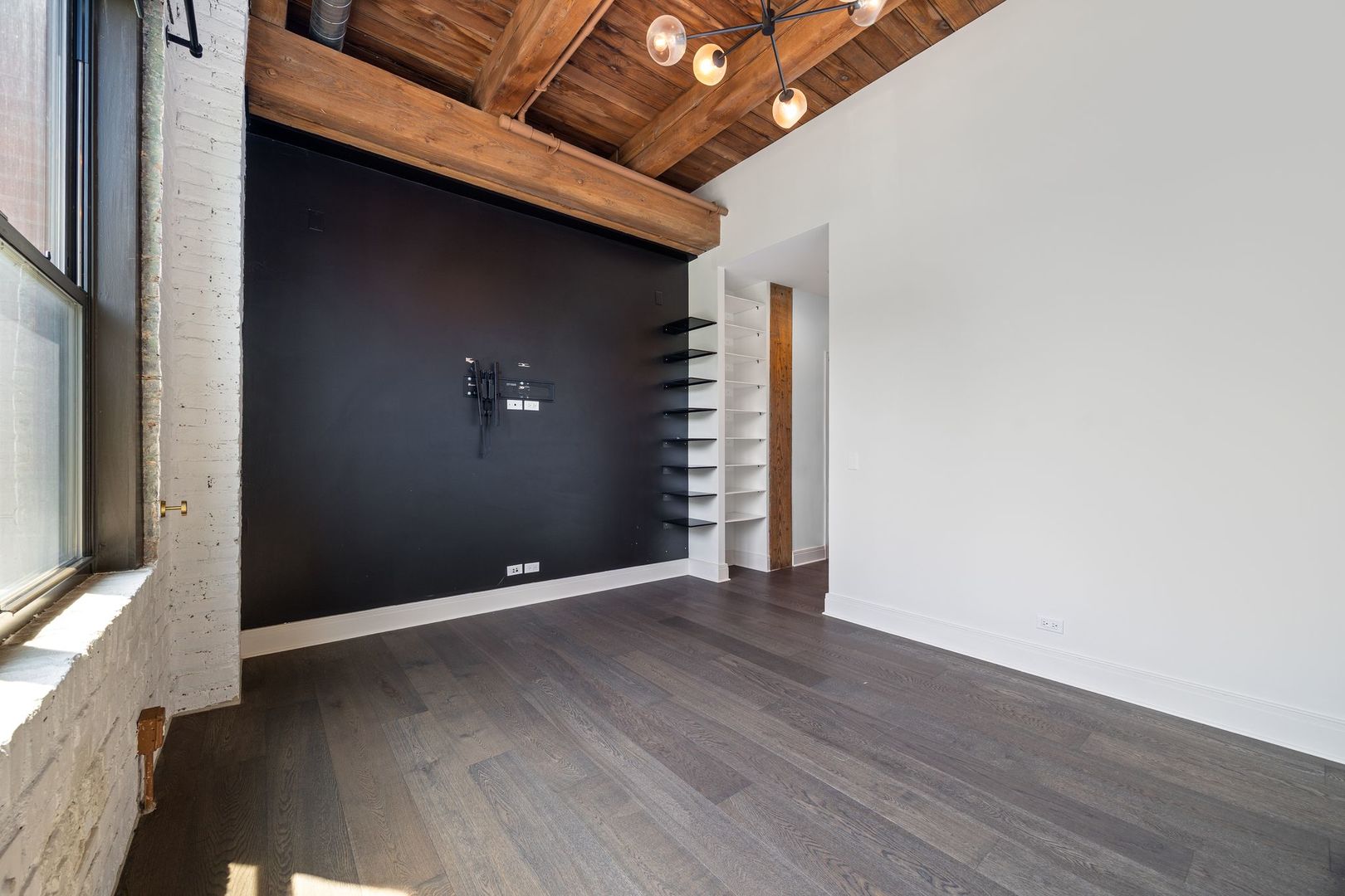 1600 S Jefferson Street 201 Property Photo 21