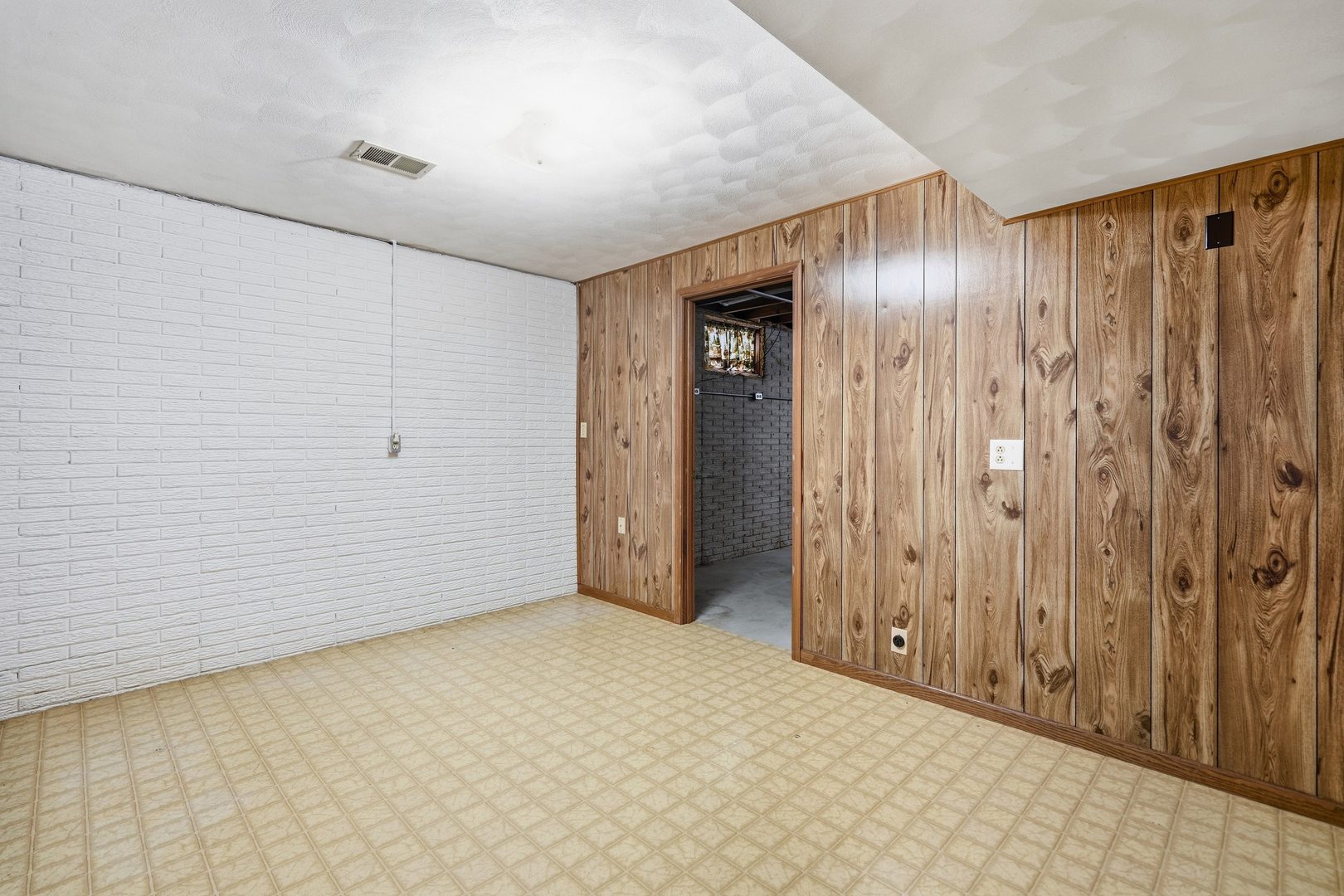 126 E Parkview Drive 002 Property Photo 19