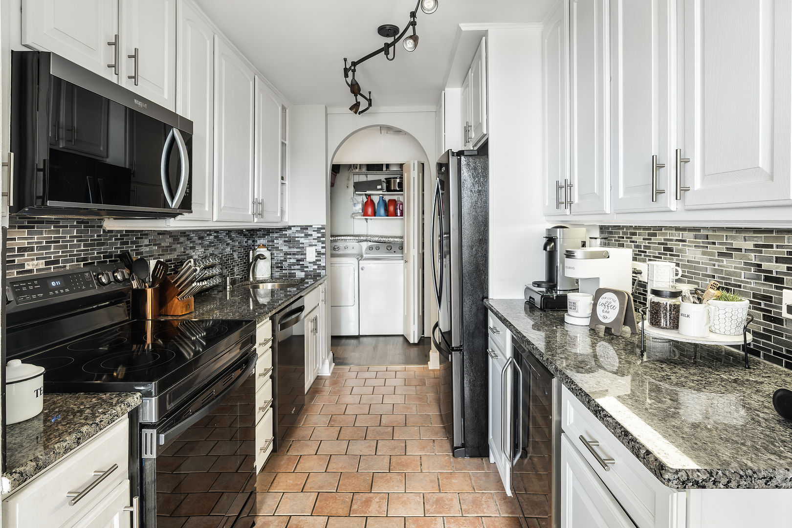 4170 N Marine Drive 21c Property Photo 7