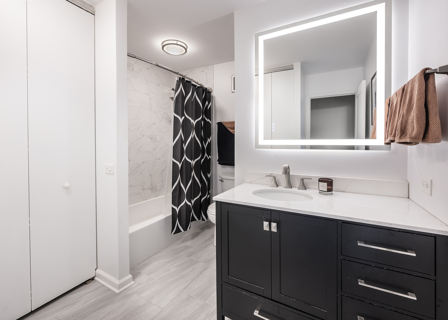 4170 N Marine Drive 21c Property Photo 14