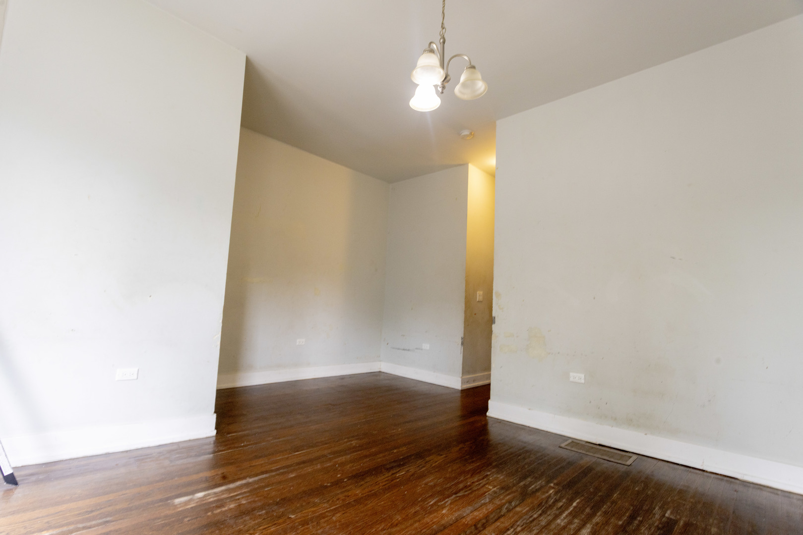 6434 S Eberhart Avenue Property Photo 3