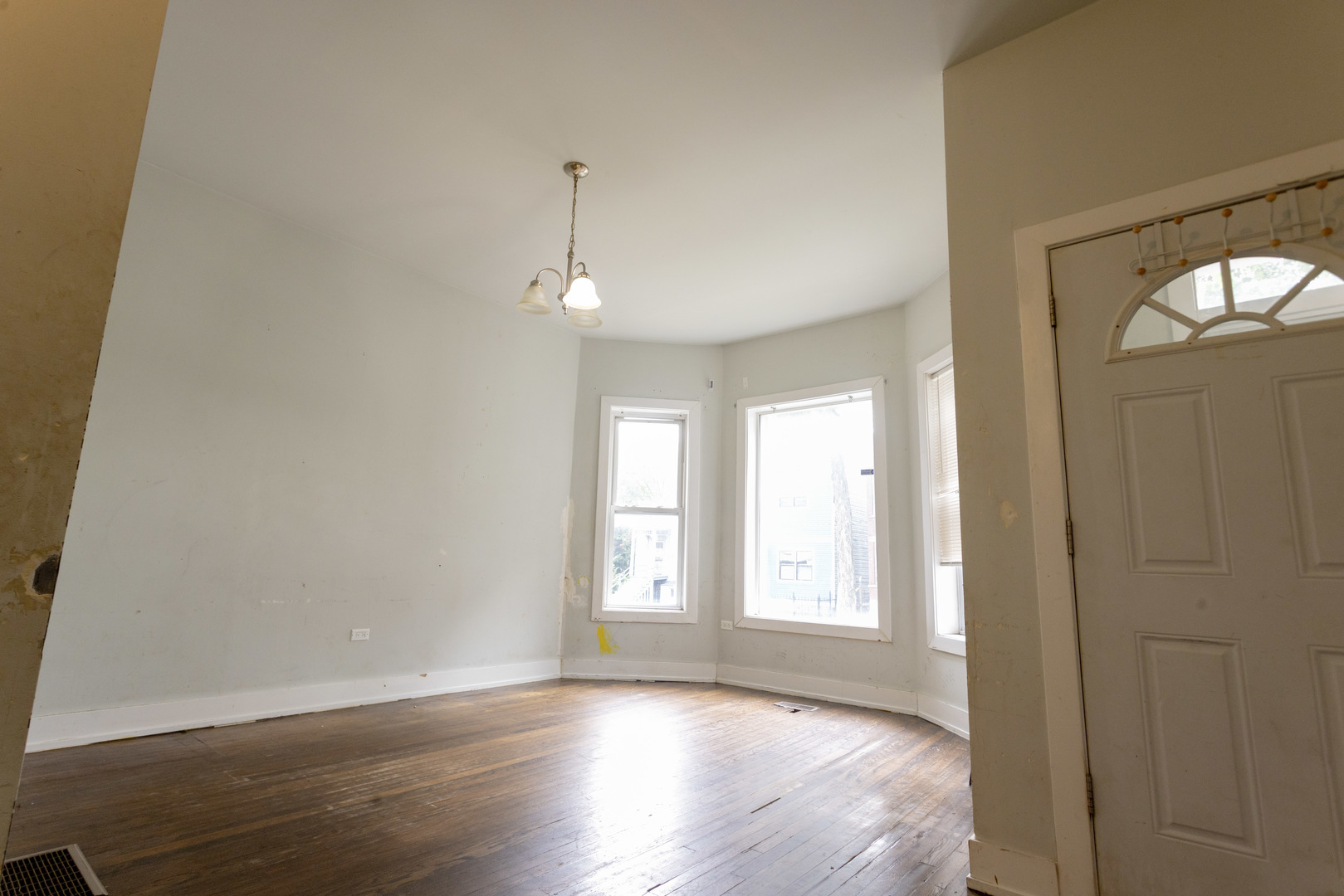 6434 S Eberhart Avenue Property Photo 5