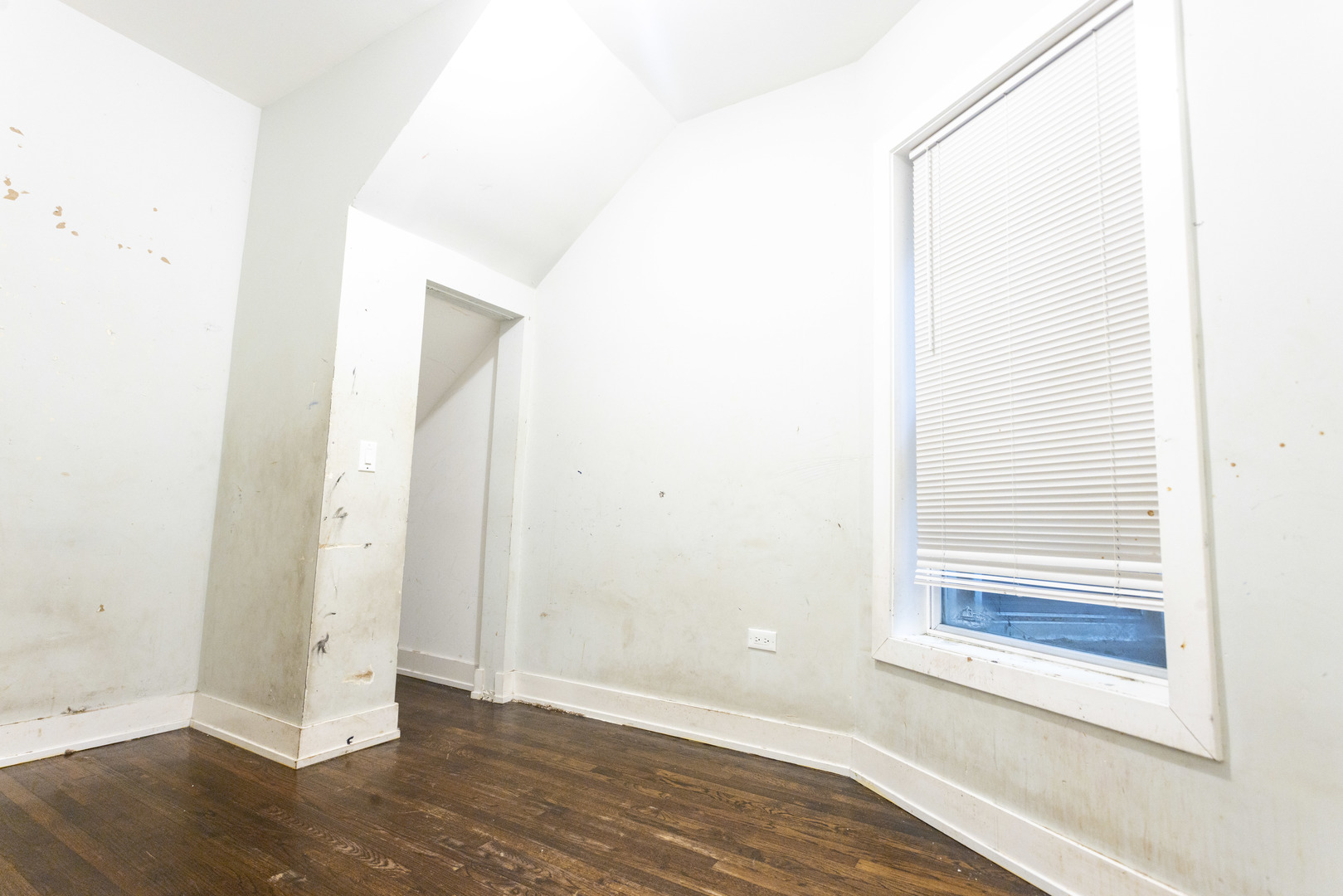 6434 S Eberhart Avenue Property Photo 9