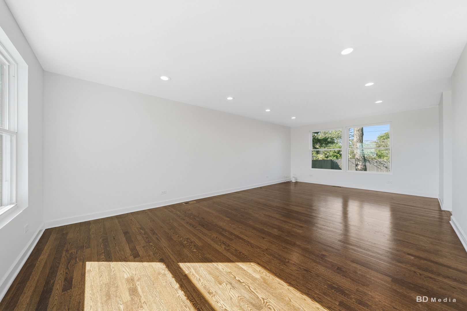 9416 Magnolia Avenue Property Photo 6