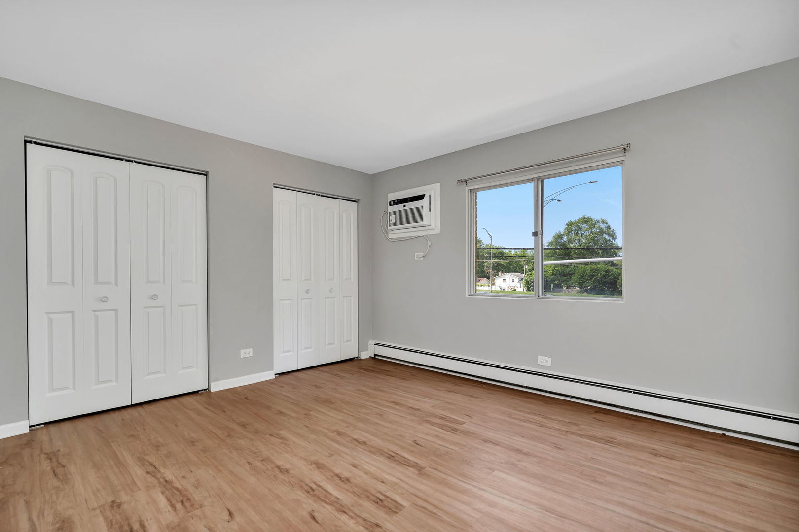 909 Plainfield Road 10 Property Photo 5