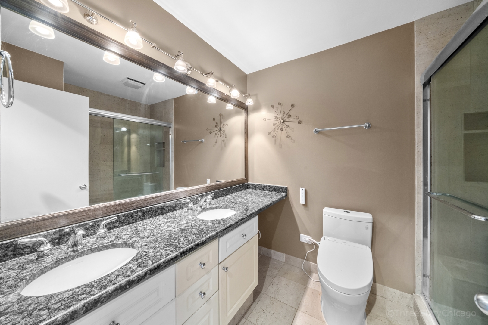 1801 W Diversey Parkway 25 Property Photo 22