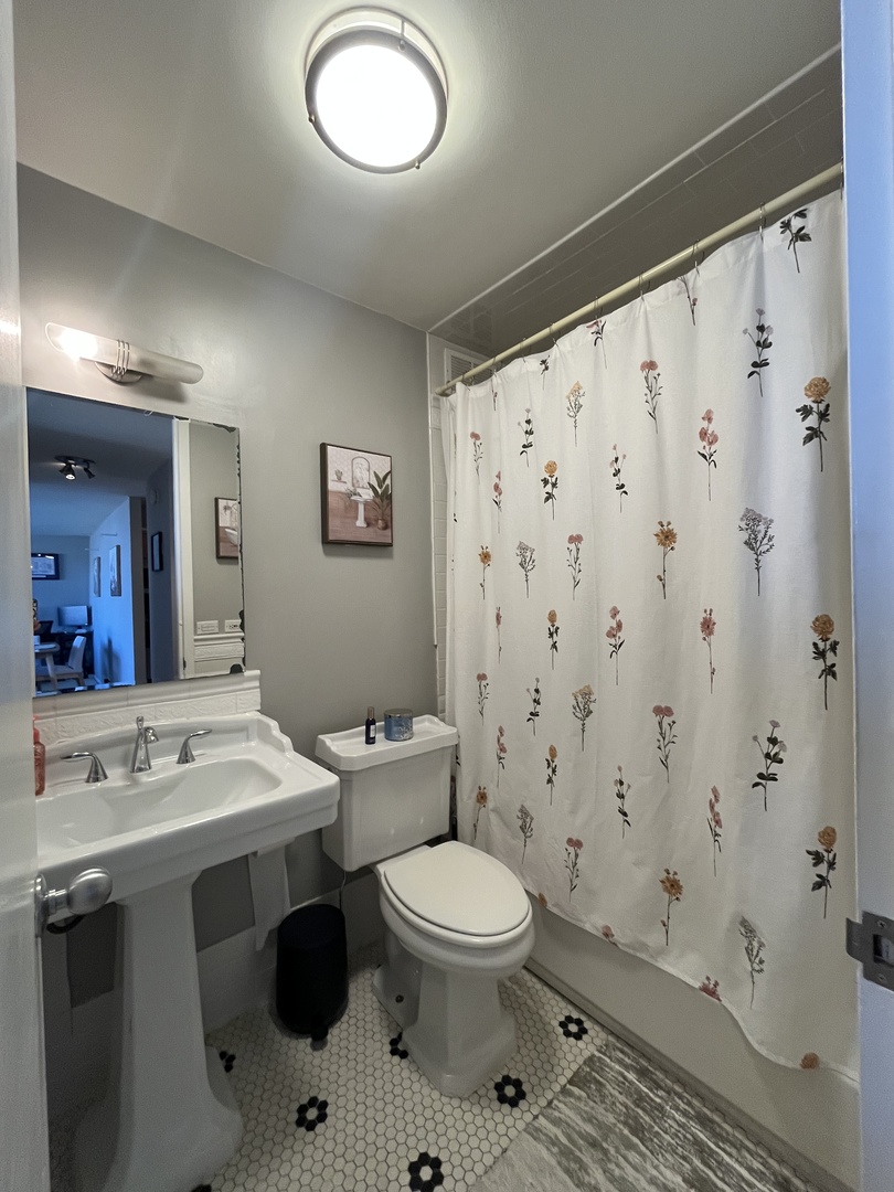 2650 N Lakeview Avenue 1507 Property Photo 13
