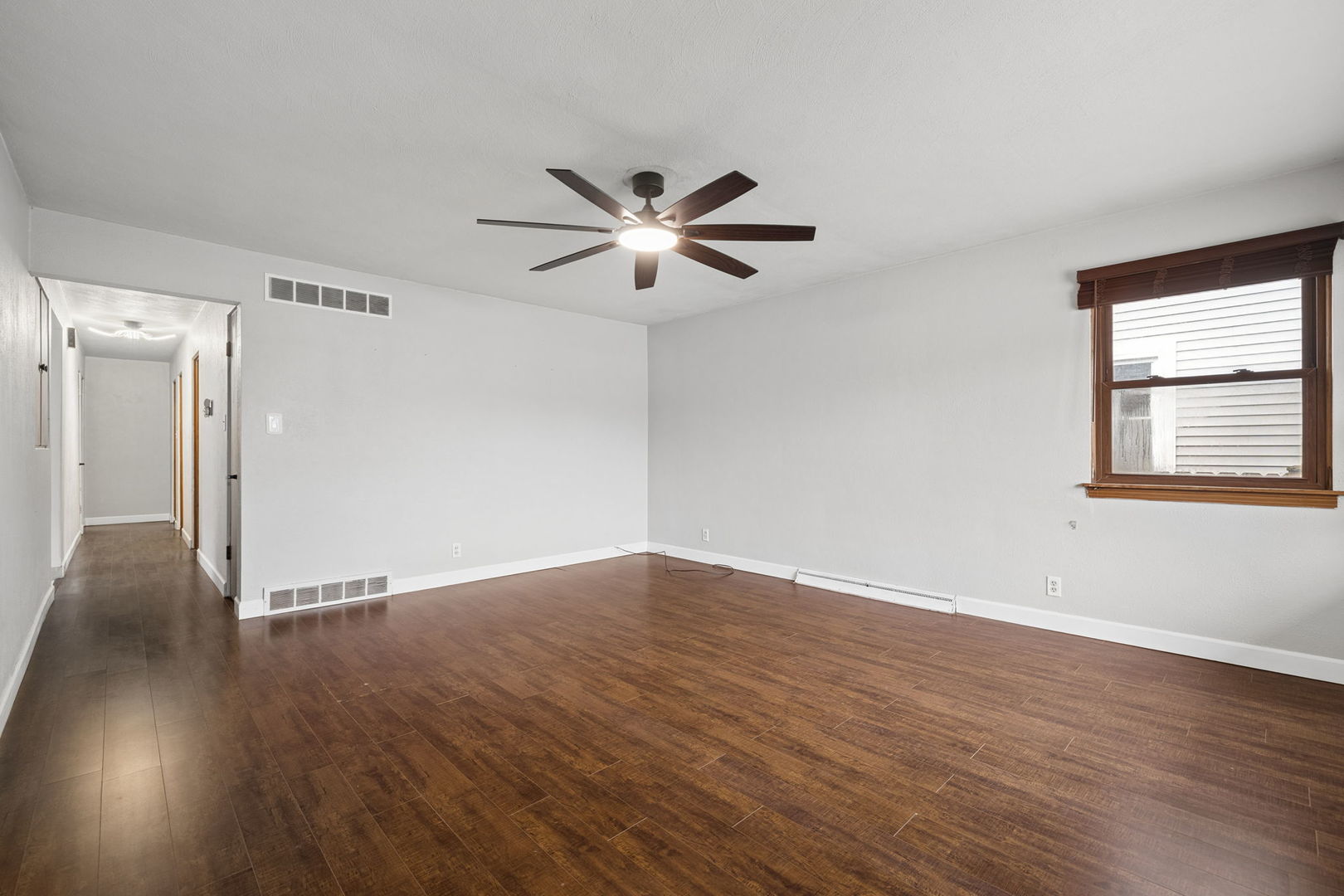 1104 N Prairie Avenue Property Photo 2