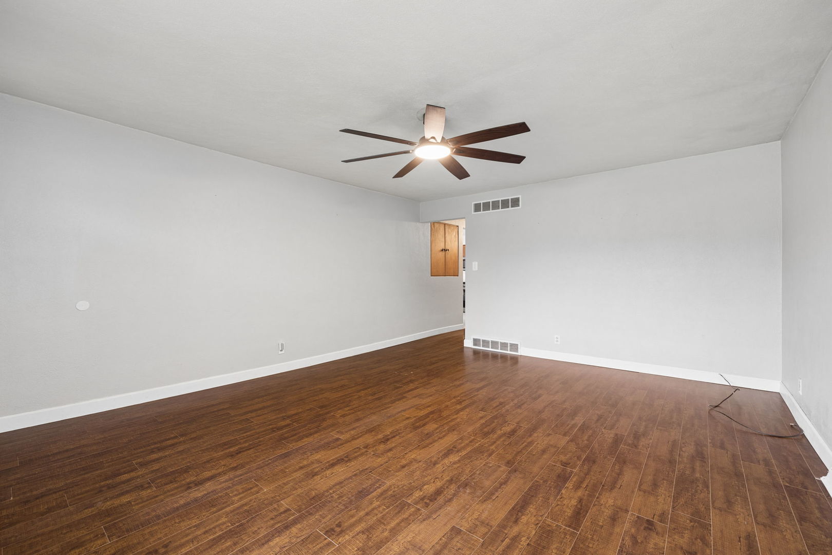 1104 N Prairie Avenue Property Photo 3