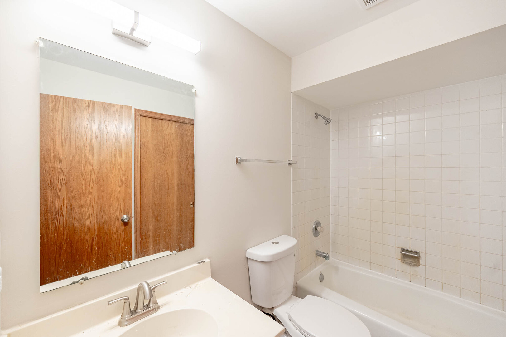 529 E 9th Street 2 Property Photo 7