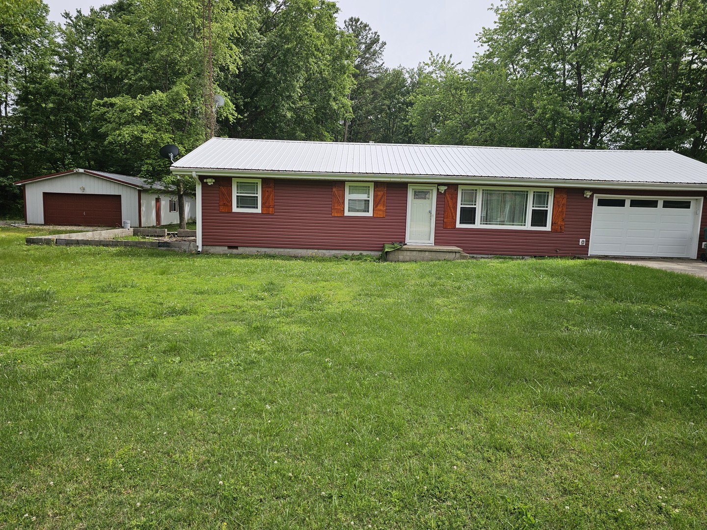 111 W Hickory Street Property Photo 1