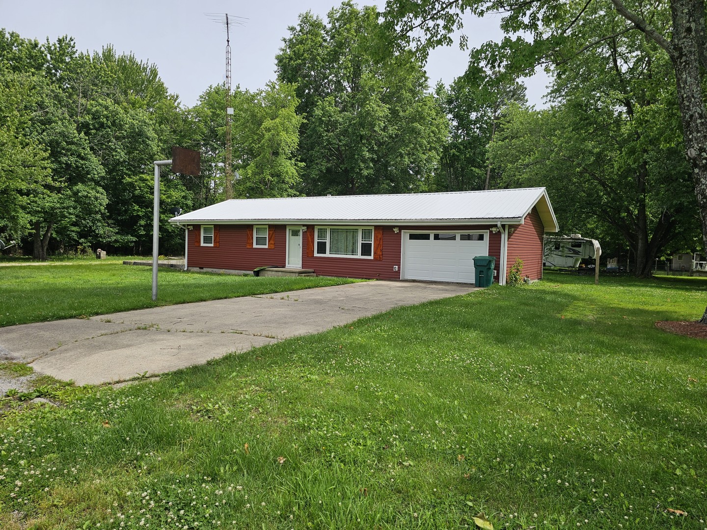 111 W Hickory Street Property Photo 2