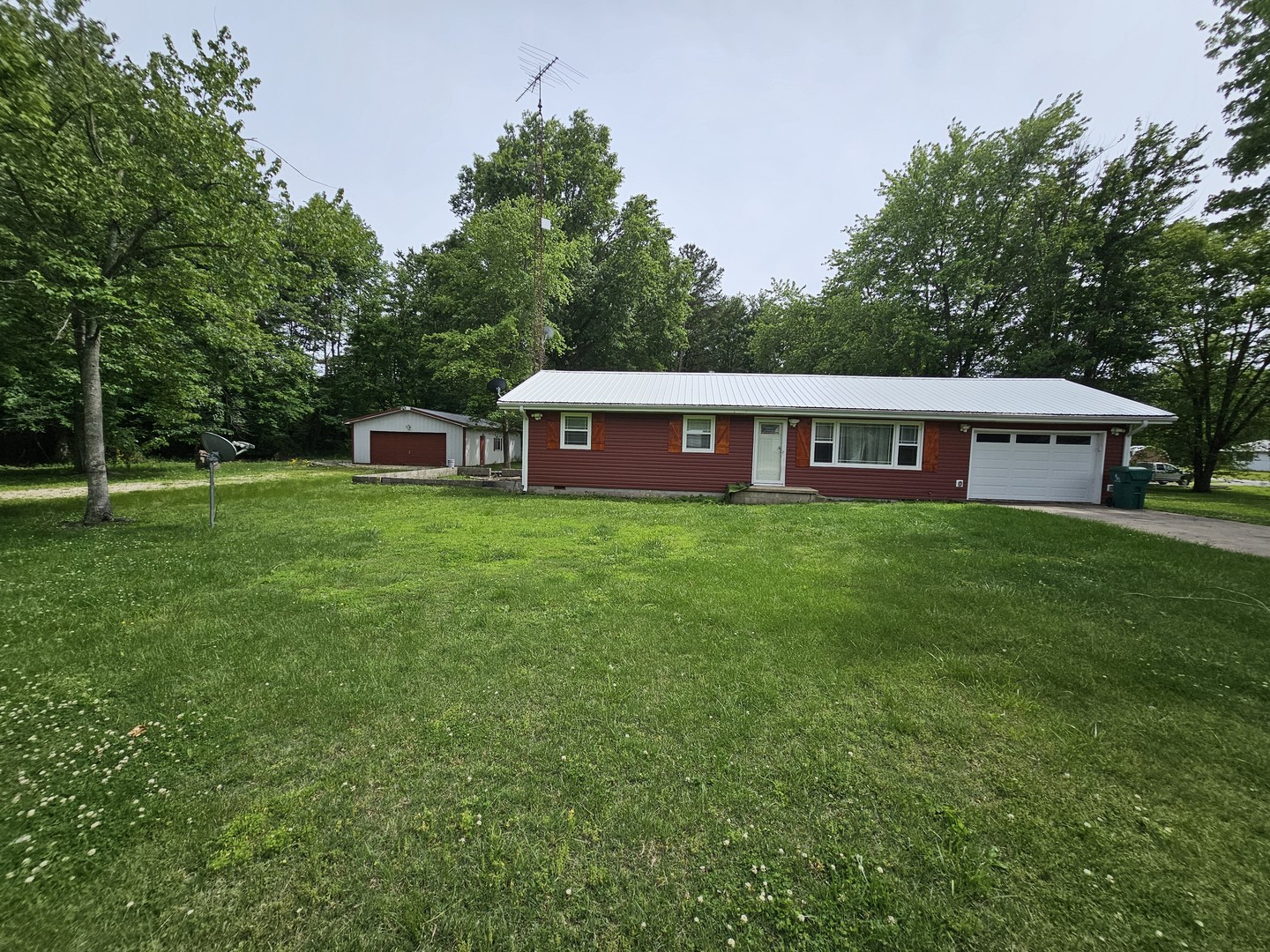 111 W Hickory Street Property Photo 4
