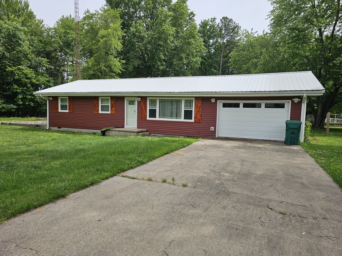 111 W Hickory Street Property Photo 6