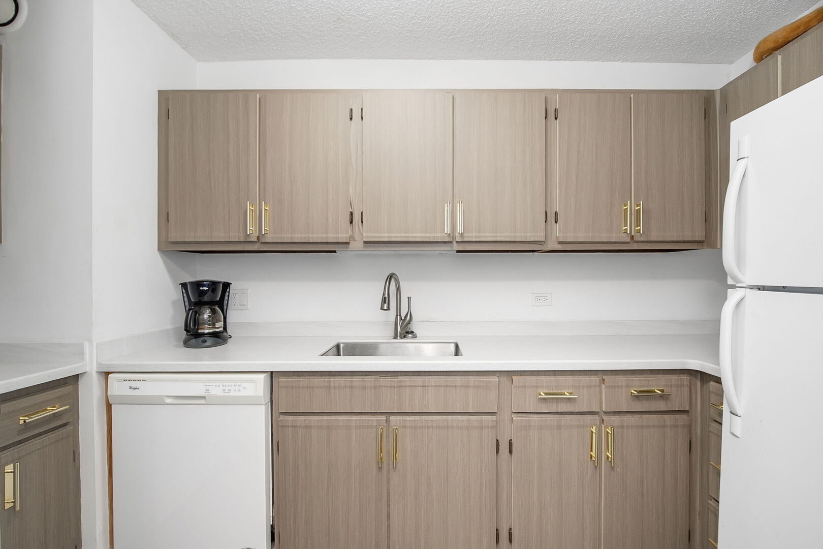 1122 N Clark Street 3104 Property Photo 6