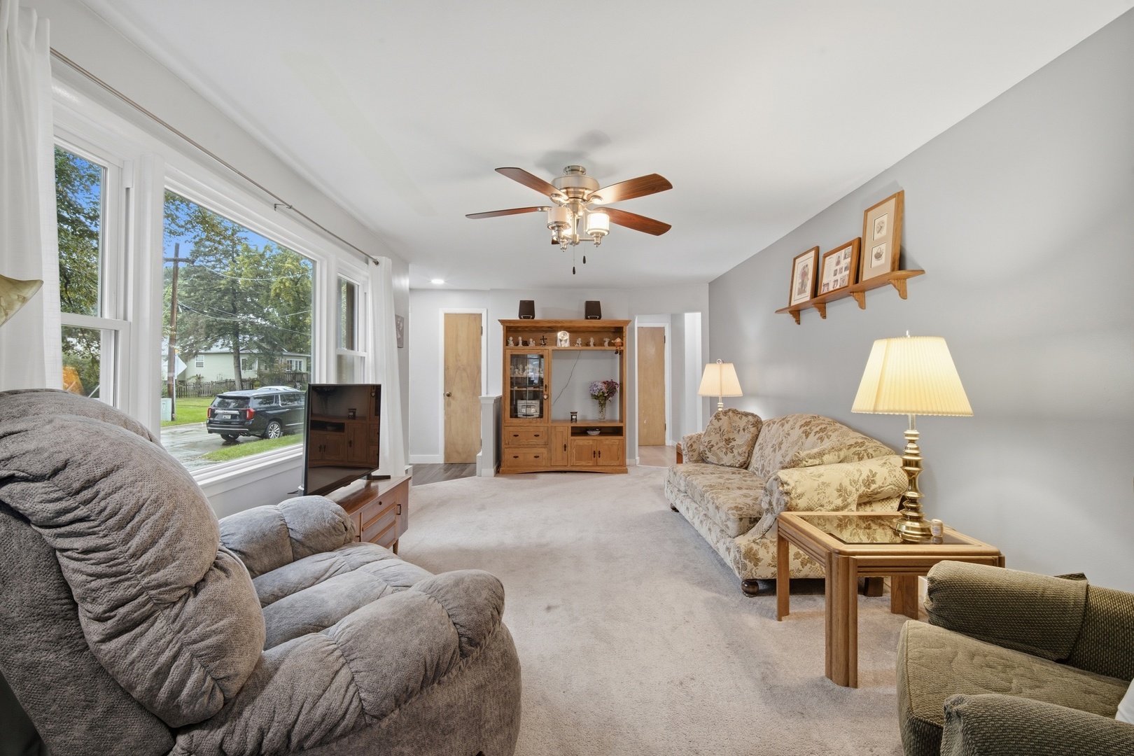 548 W Saint Charles Road Property Photo 7