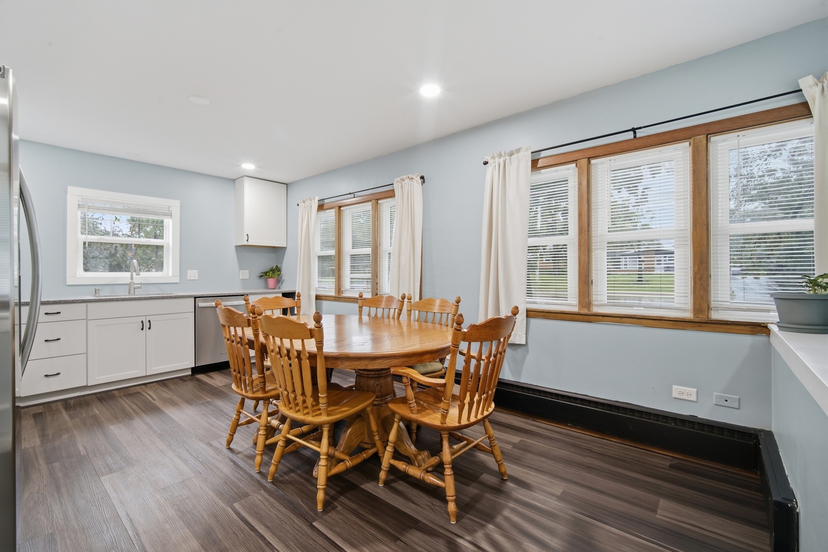 548 W Saint Charles Road Property Photo 8