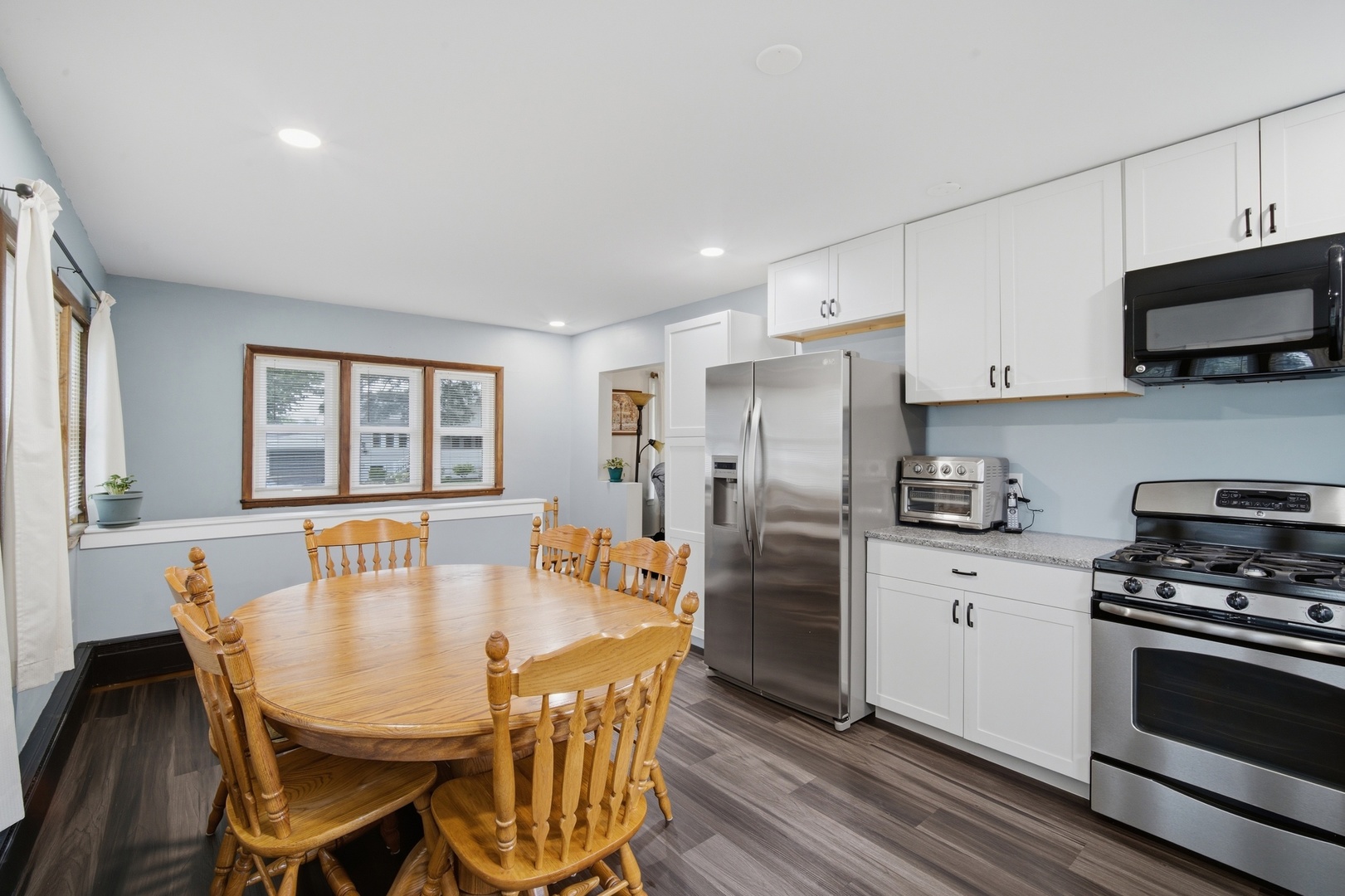 548 W Saint Charles Road Property Photo 10