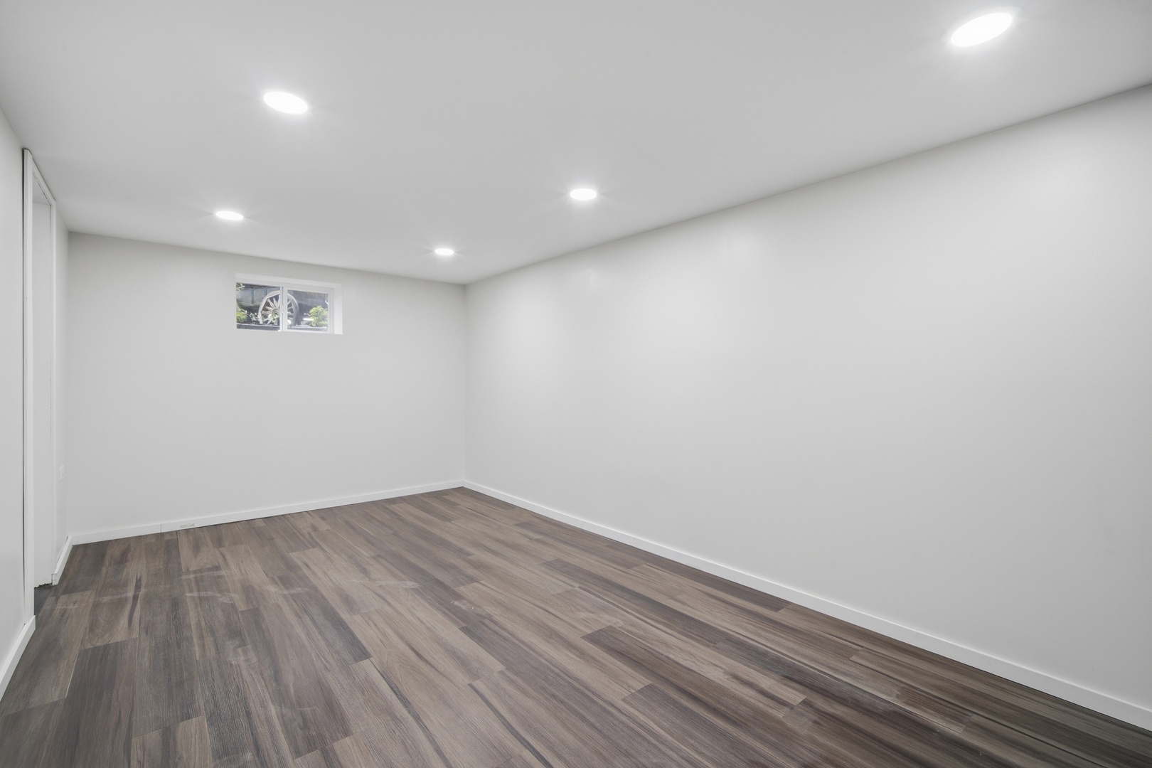 548 W Saint Charles Road Property Photo 17
