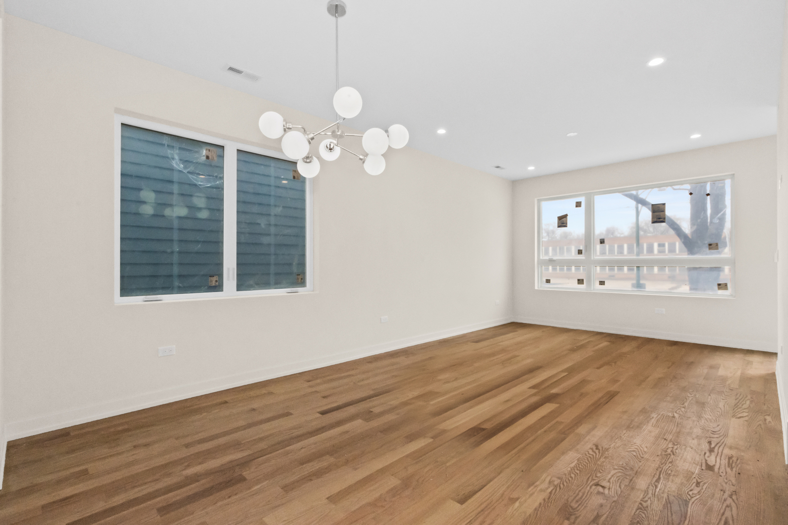 6519 S Langley Avenue Property Photo 4