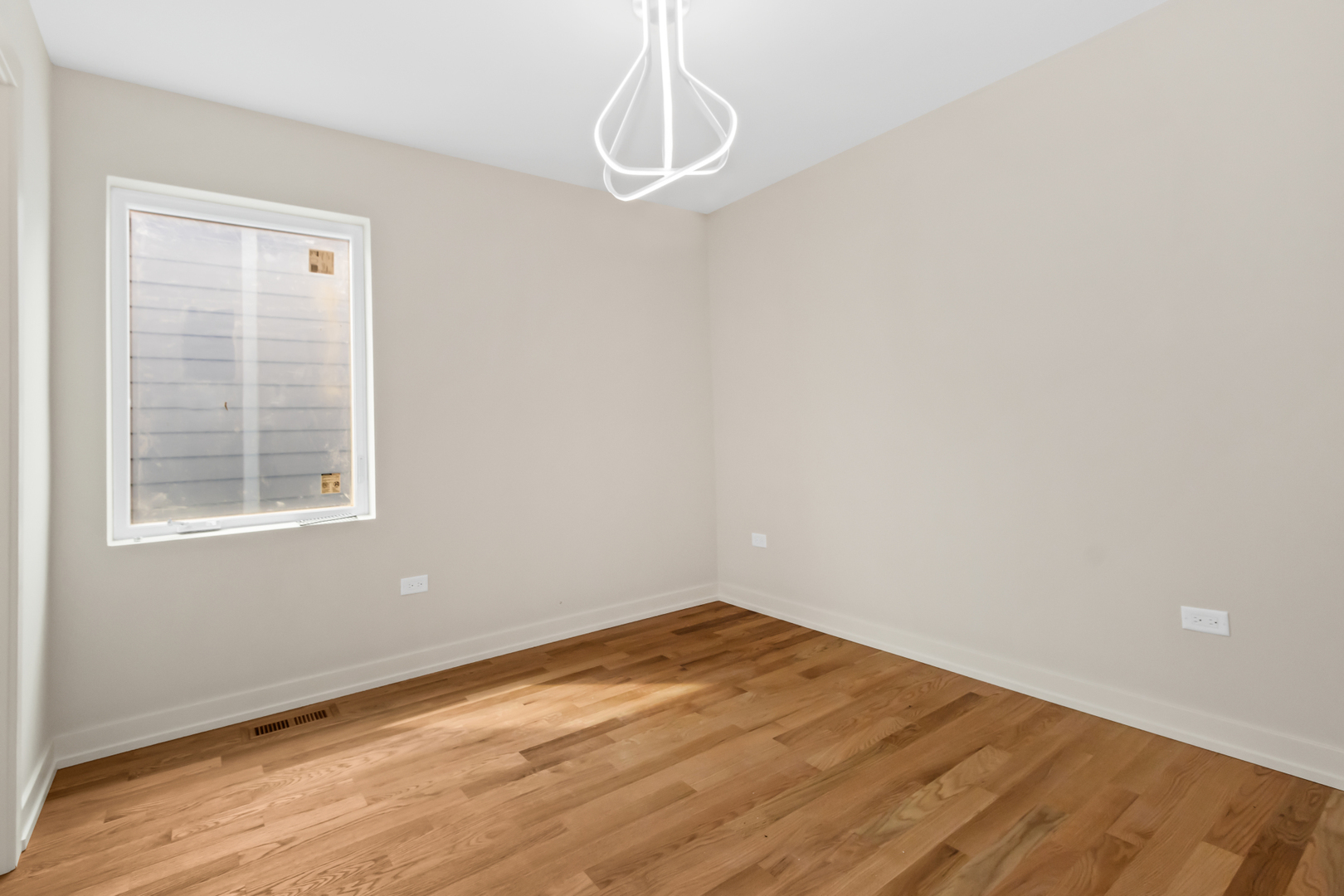 6519 S Langley Avenue Property Photo 21