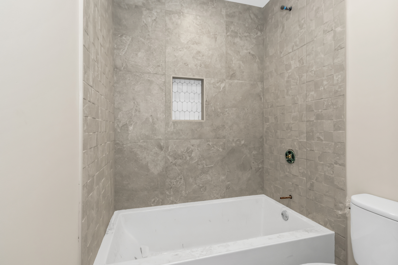 6519 S Langley Avenue Property Photo 24