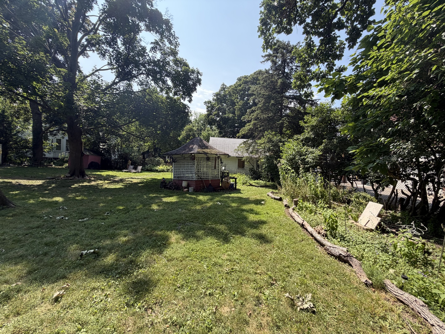 2530 Mcdaniel Avenue Property Photo 6