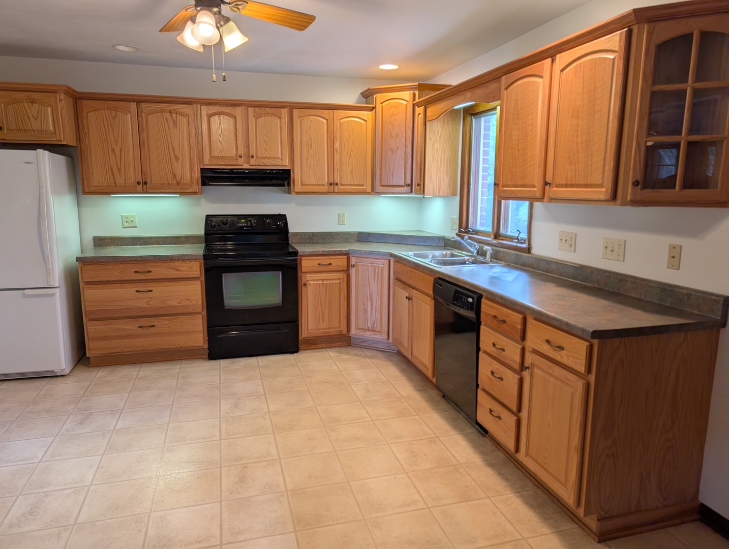 1364 Empire Court Property Photo 10
