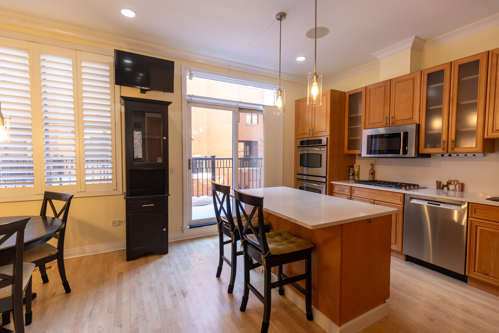 1125 W Monroe Street Property Photo 6
